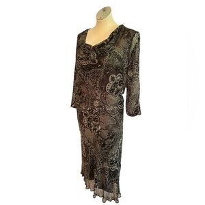 Ice Black and Cream Silk Two Piece Skirt and Top Set Size 14